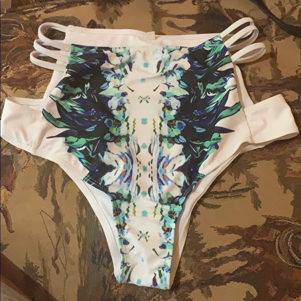 Swimming 👙 - Picture 2 of 8